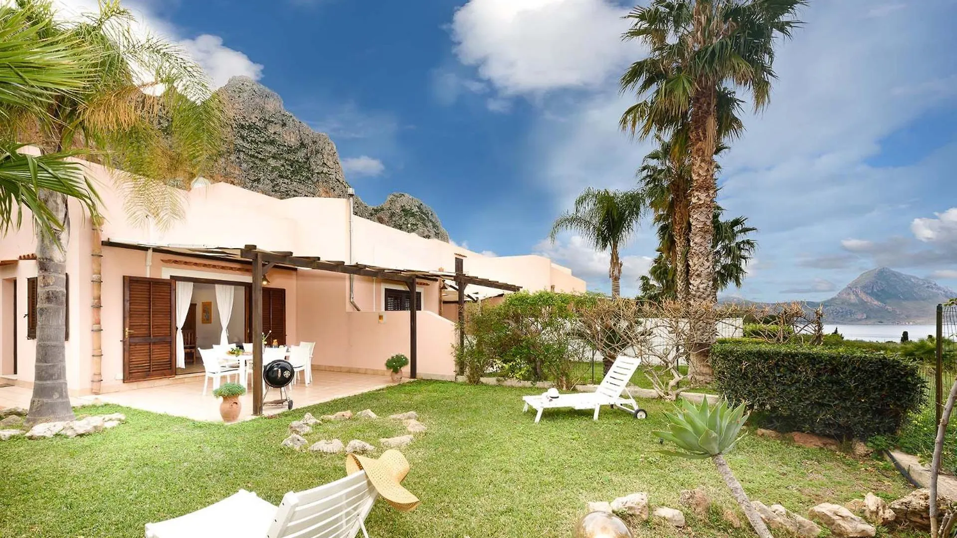 Villa Levante Macari Holiday home